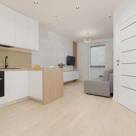 Modern Apartment With Balcony Near Aleje Jerozolimskie By Noclegi Renters وارسو المظهر الخارجي الصورة