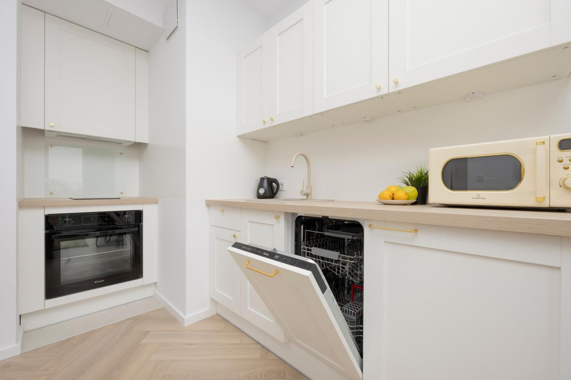 Modern Apartment With Balcony Near Aleje Jerozolimskie By Noclegi Renters وارسو المظهر الخارجي الصورة